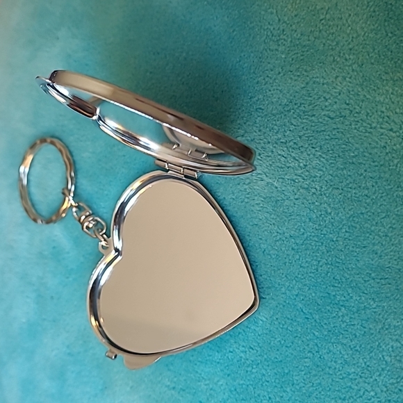 Hello Kitty Glitter Mirror Compact Keychain - Picture 5 of 6